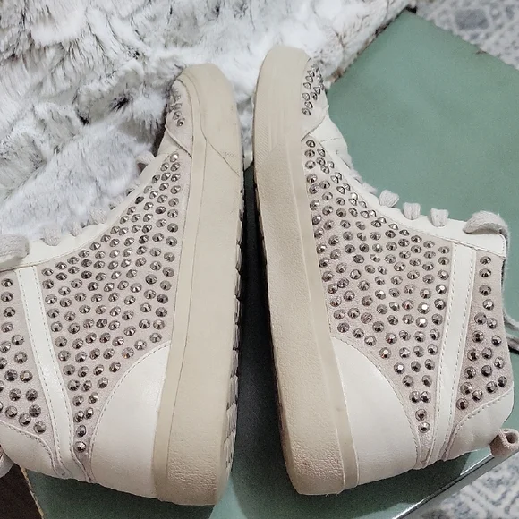 ShuShop Severine Sneaker Womens Sz 9 Cream Mid top, silver studs and White star - Picture 7 of 11